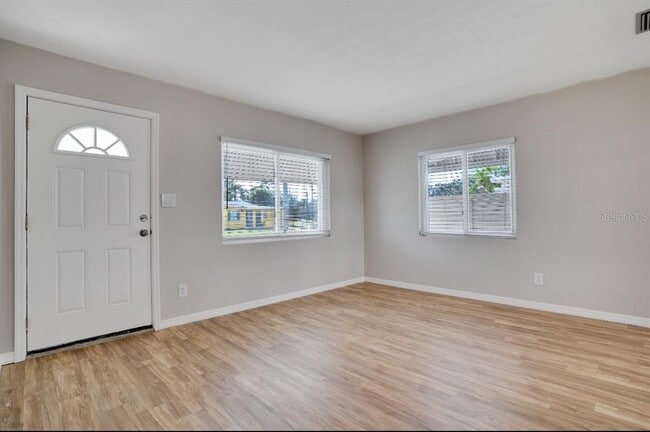 Photo - 6741 Hibiscus Ave S