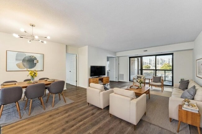 Photo - 8360 Greensboro Dr