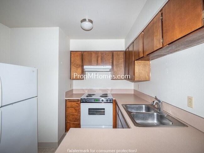 Photo - Cozy Unit in the Heart of SE – Deposit Spe... Unidad 3753 SE Salmon Street 1