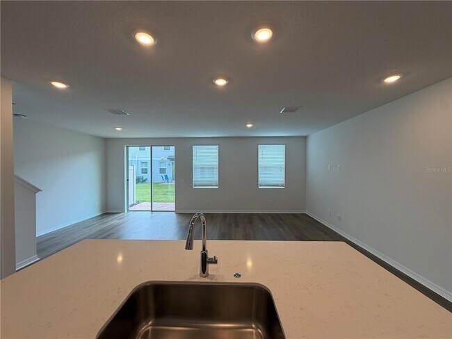 4543 Range Land Wy