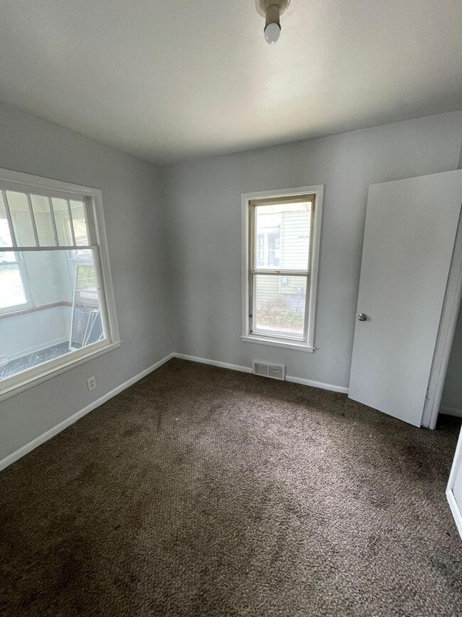 Photo - Bright and Functional 2-Bedroom Rental in Flint