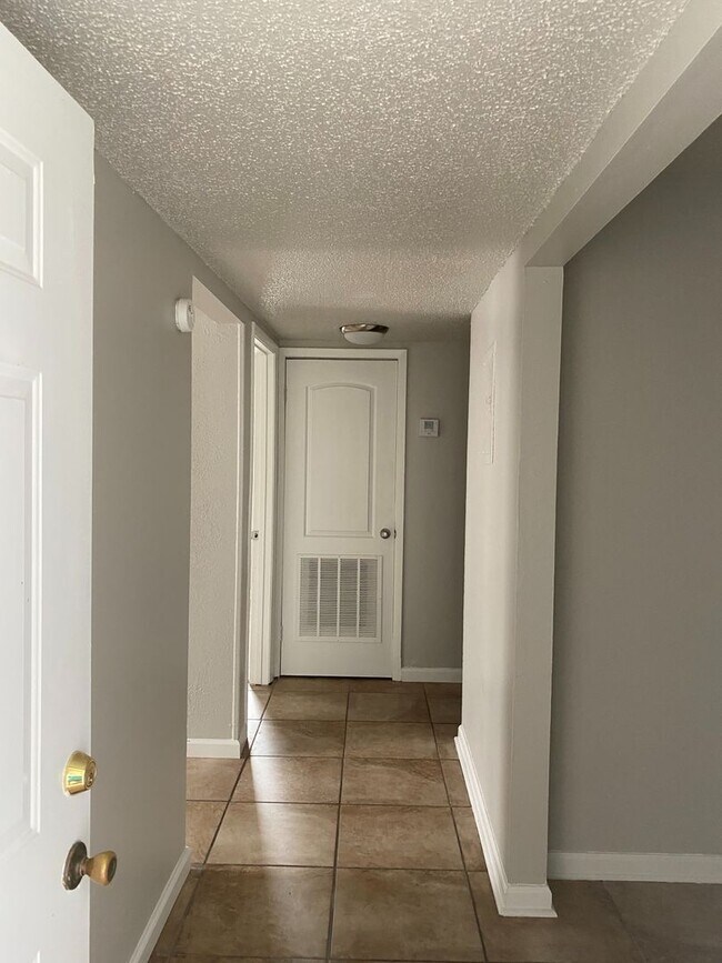 Photo - 2 Bedroom Apartment near VSU! Unidad 594-1616 E. MOORE ST, APT 12