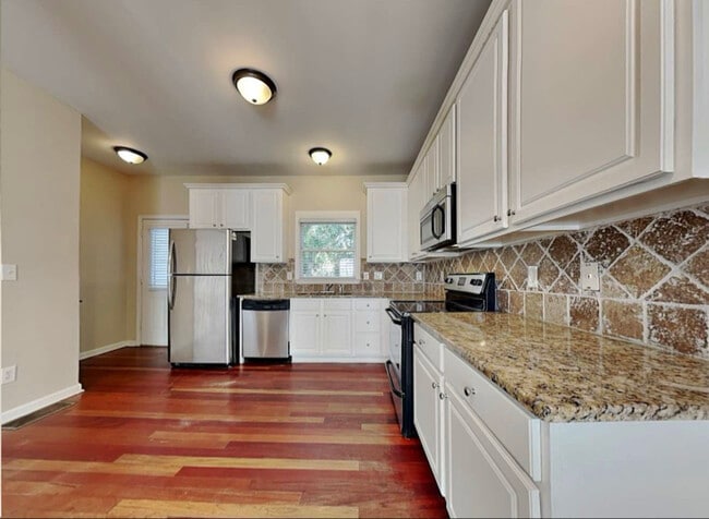 Photo - 66 Kenyon St SE