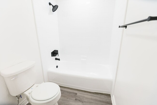 Photo - 1944 Whitley Ave.