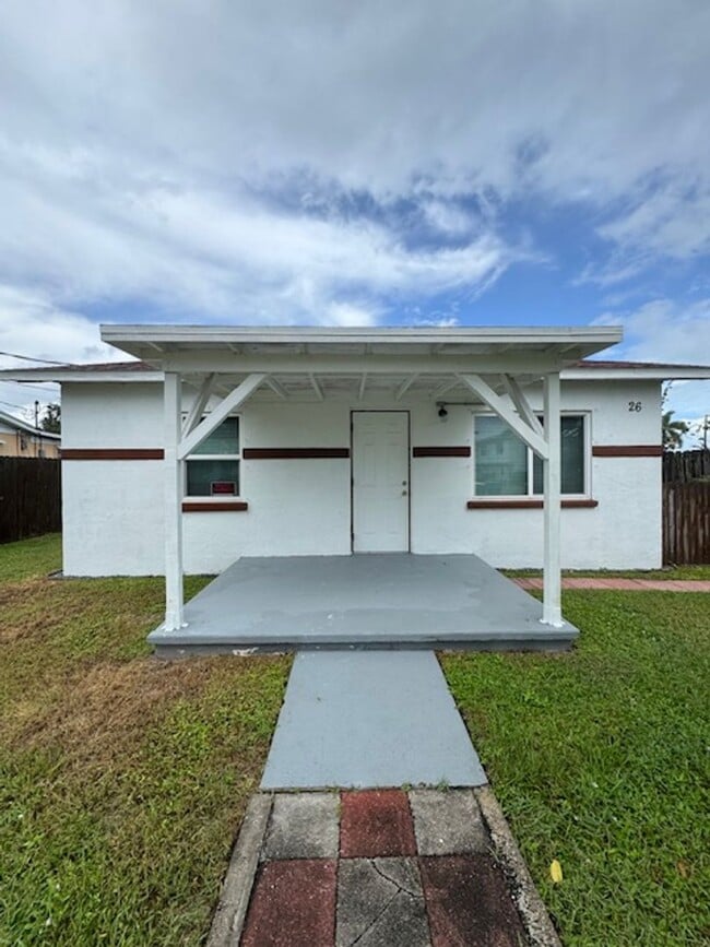 Cozy updated 1 bedroom with washer and dryer - Cozy updated 1 bedroom with washer and dryer