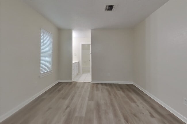 Building Photo - 22510 Leedstown Ln