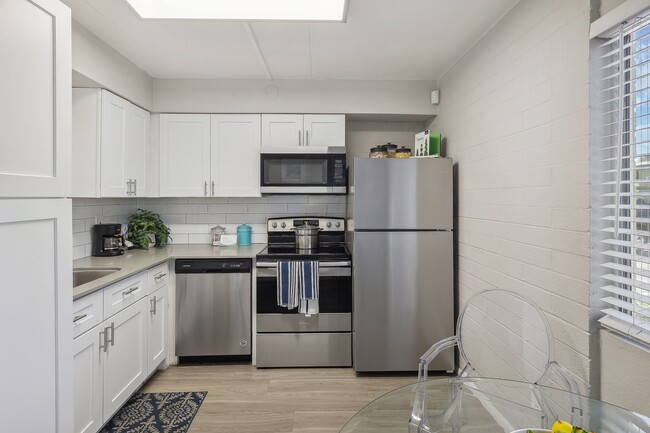 Building Photo - Westmount at Downtown Tempe Rental