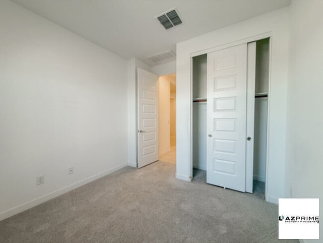 Photo - Stunning 4/3 Phoenix Solar Home Near South Mountain!