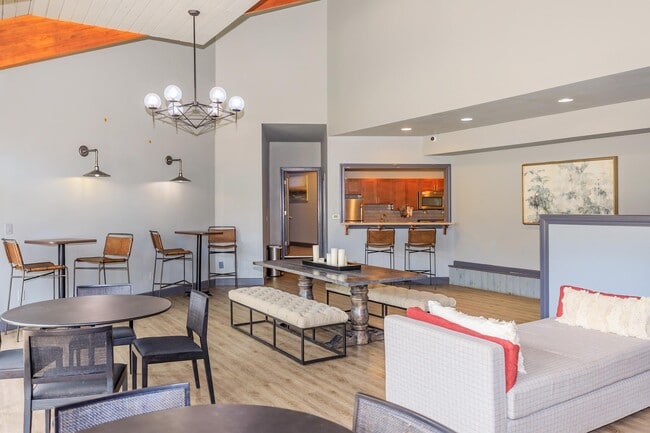 Twin Lakes Apartments