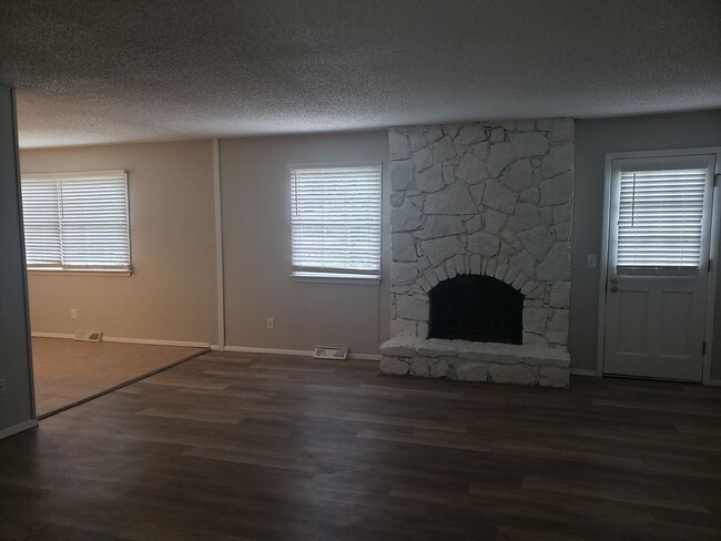Photo - 1333 Meadowbrook Cir