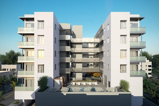 RBM Motor Tabor Apartments