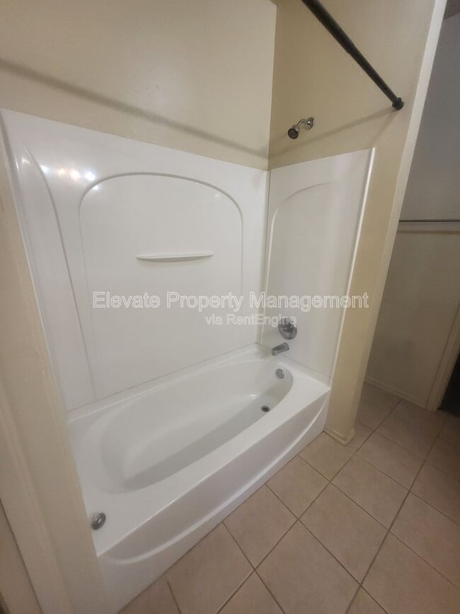 Photo - 923 West Prairie Wind Way