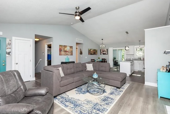 Photo - 5805 Pine Ct