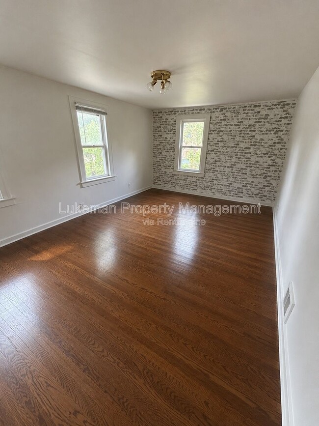 Building Photo - 3013 Portage Street Unit 2