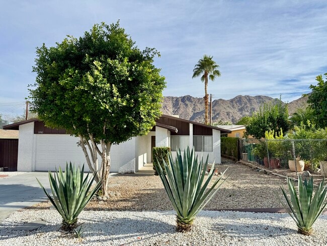 Building Photo - 53910 Avenida Herrera