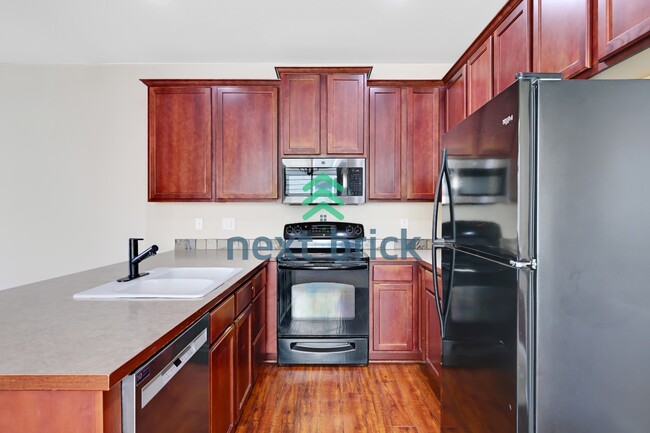 Photo - "Charming 3-Bed Oasis with 2.5 Baths in Prime Renton Location - Spacious layout!"