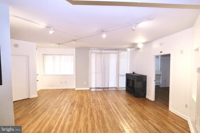 Photo - 1300 13th St NW Unit 106