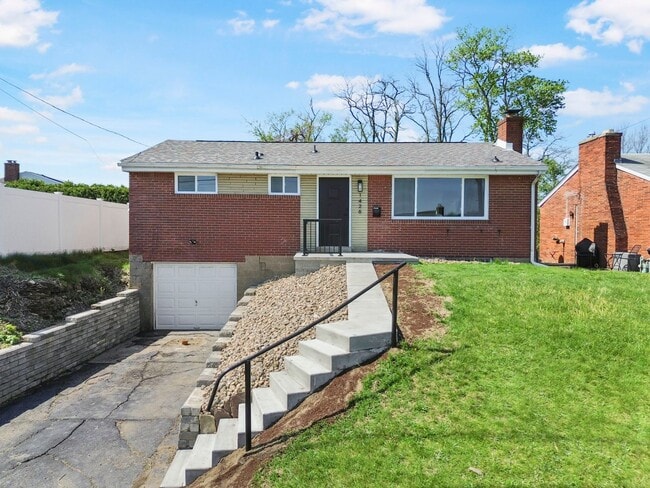 Building Photo - AVAILABLE NOW!! Fully RENOVATED 3-bedroom in CASTLE SHANNON!
