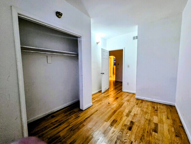 Photo - 162 Tonnelle Ave