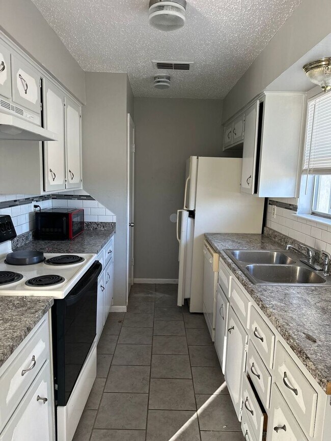 Photo - 2302 Hunt Dr Unit 2302 Hunt Dr B