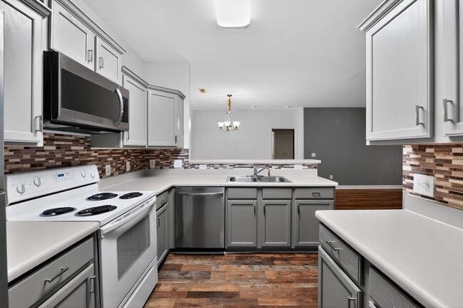 Photo - 16324 Redstone Mountain Ln