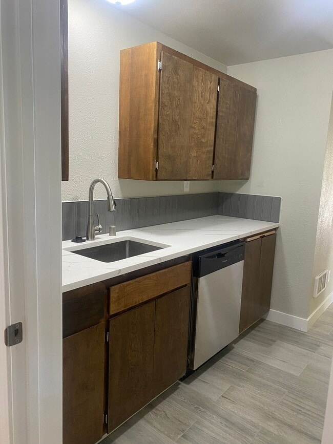 Photo - 5707 East Dr Unit 1