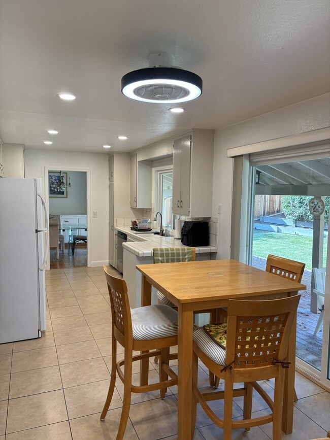 Photo - 115 Medinah Pl