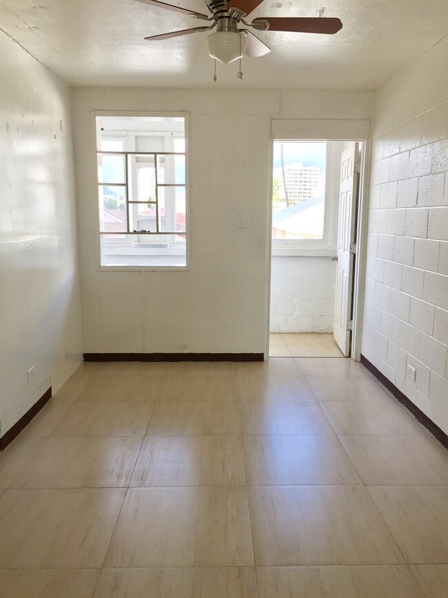 Photo - 1 Bed, 1 Bath Apartment in Waikiki Unit 9