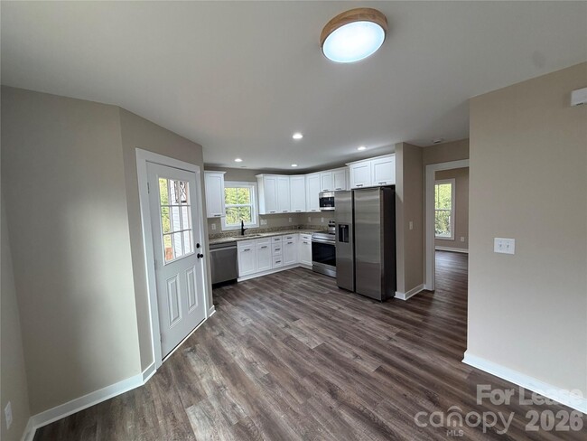 Photo - 620 W Bell St