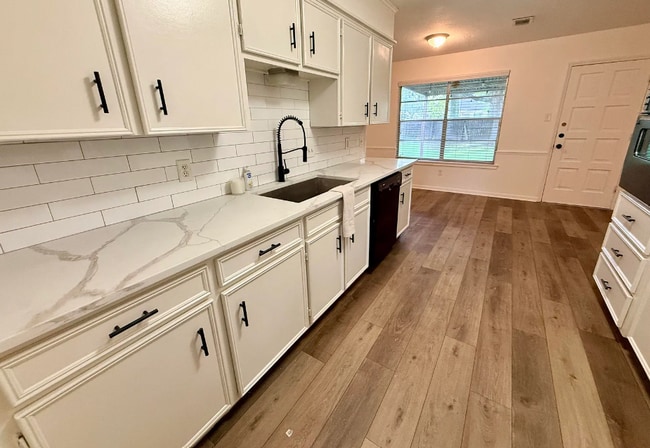Photo - 1045 Chatwood Dr