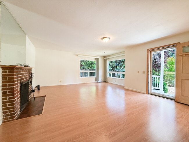 Photo - 15701 Stone Ave N