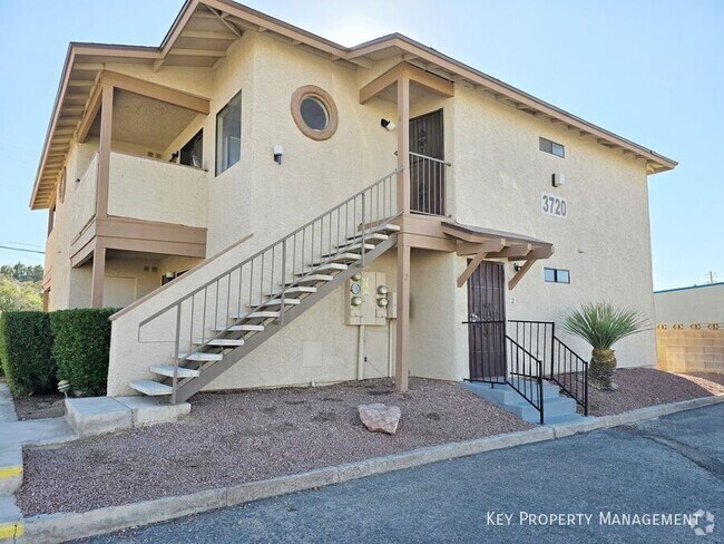Building Photo - 3720 Snorkel Cir Unit 2 Rental