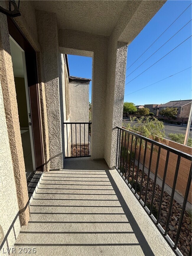 Photo - 5672 Sartorial St