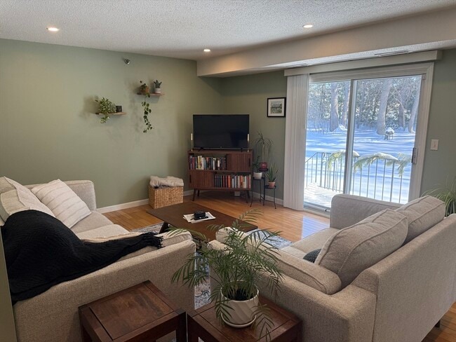 Photo - 124 Tennis Plaza Rd