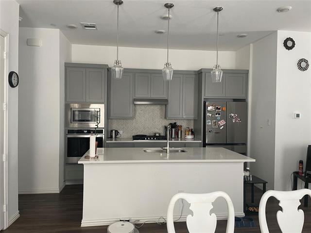 Photo - 9920 Hennings St