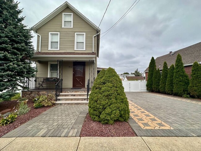 Building Photo - 13 Idlewild Ave Rental