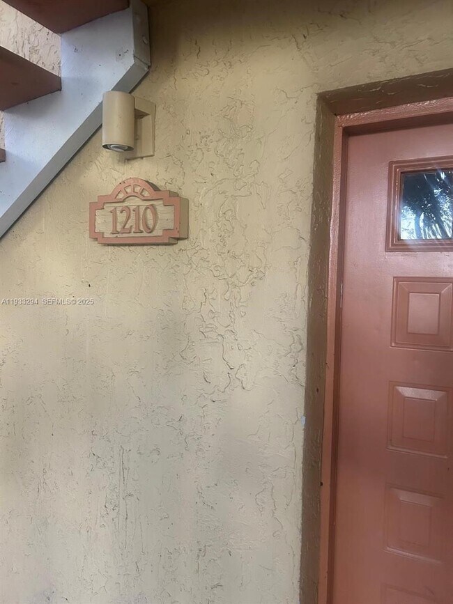 Building Photo - 1210 Coral Club Dr Unit 1210