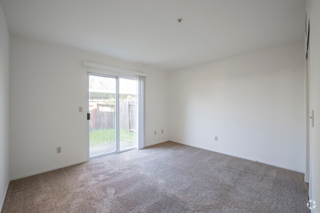 2BR, 1BA - 870 SF - Bedroom