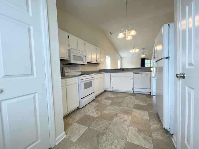 601 Peletier Loop Rd