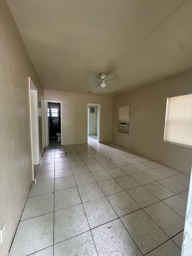 1416 NW 4th St
