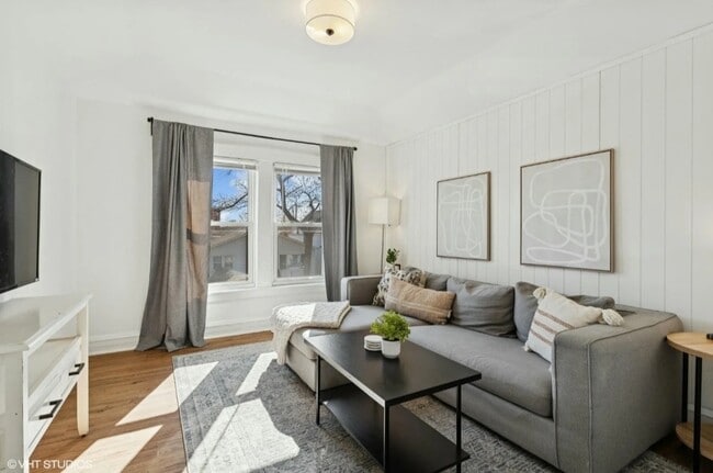 Photo - 3634 N Christiana Ave Unit 2
