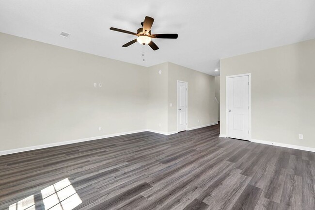 Photo - 200 Alcove Ct