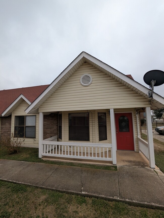 Photo - 6310 Windsor Castle