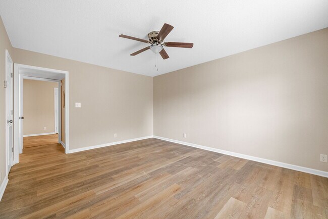 Photo - 481 Martha Ln