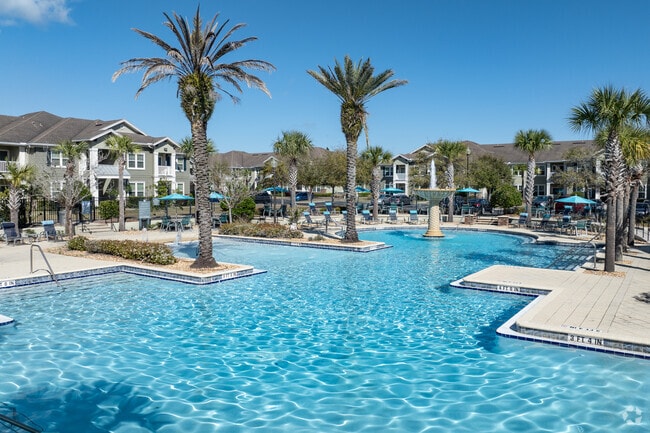 Piscina - Oakleaf Plantation Apartments