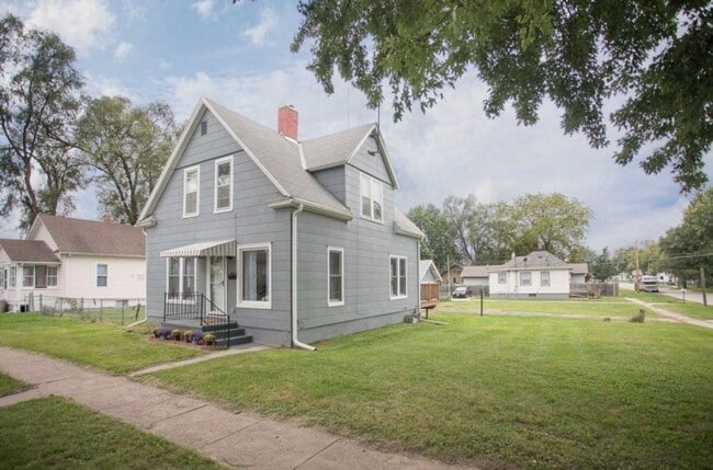 Photo - 3x2 corner lot w/ fenced backyard