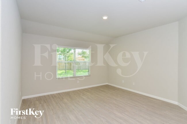Photo - 15015 Maskette Ave
