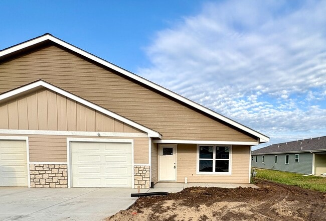 Building Photo - Newly Built 3 Bedroom Duplex in Irvine Acres! Rental