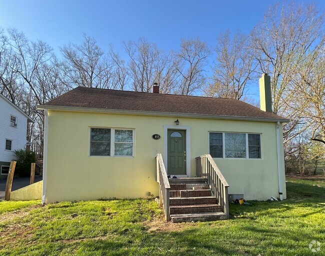 Building Photo - Four Bedroom House just outside Blacksburg