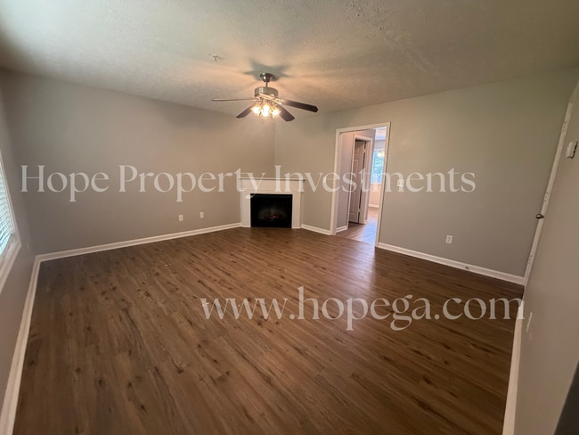 Photo - 5 E Newnan Rd